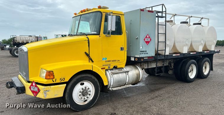 image for item MU9941 1992 White GMC WCA water truck