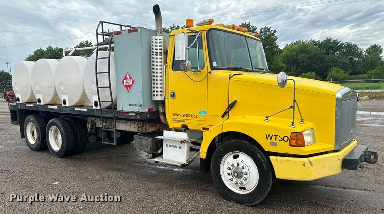 image for item MU9941 1992 White GMC WCA water truck