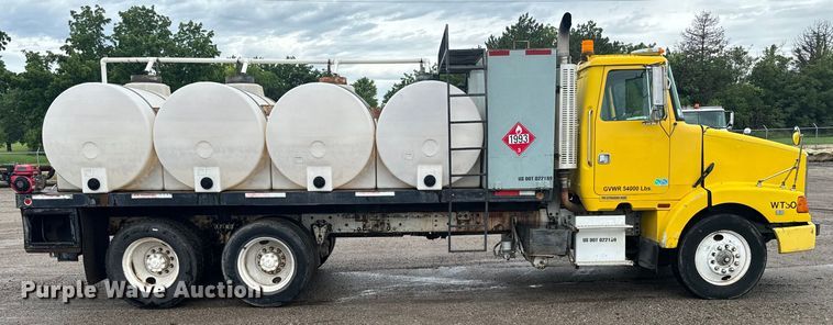 image for item MU9941 1992 White GMC WCA water truck