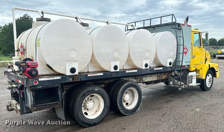 image for item MU9941 1992 White GMC WCA water truck