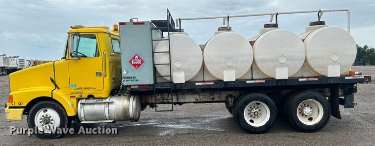 image for item MU9941 1992 White GMC WCA water truck