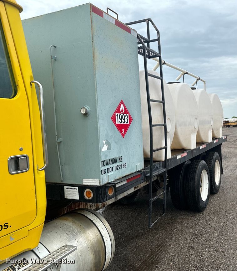 image for item MU9941 1992 White GMC WCA water truck