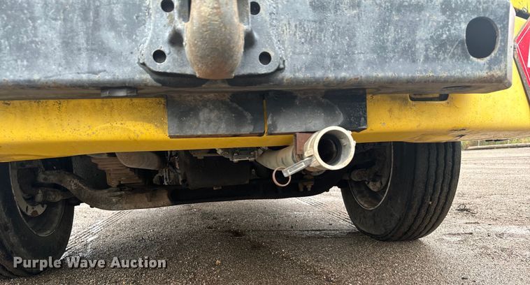 image for item MU9941 1992 White GMC WCA water truck