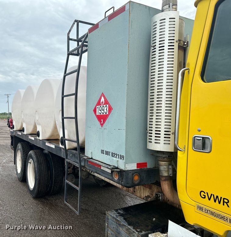 image for item MU9941 1992 White GMC WCA water truck