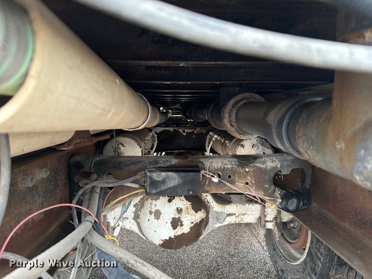 image for item MU9941 1992 White GMC WCA water truck