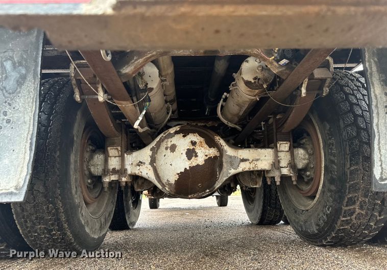 image for item MU9941 1992 White GMC WCA water truck