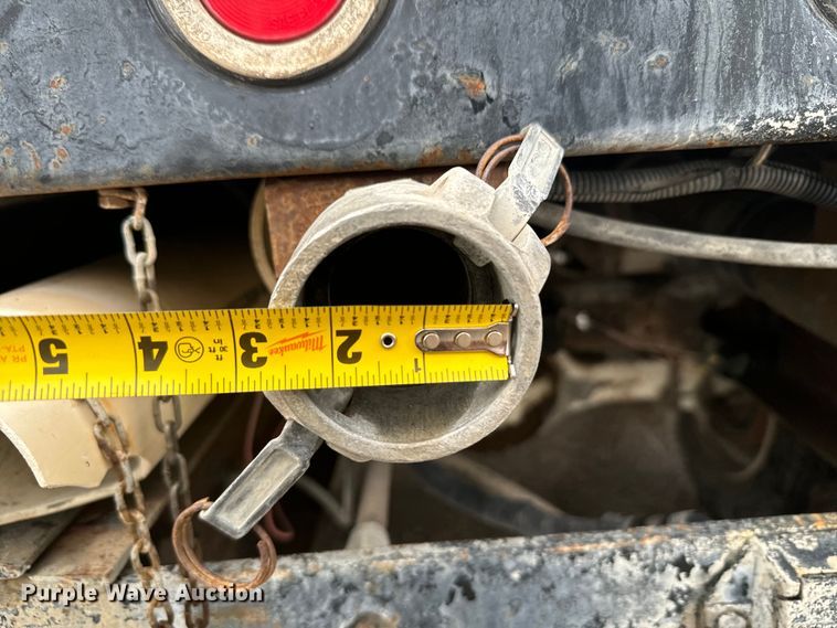 image for item MU9941 1992 White GMC WCA water truck