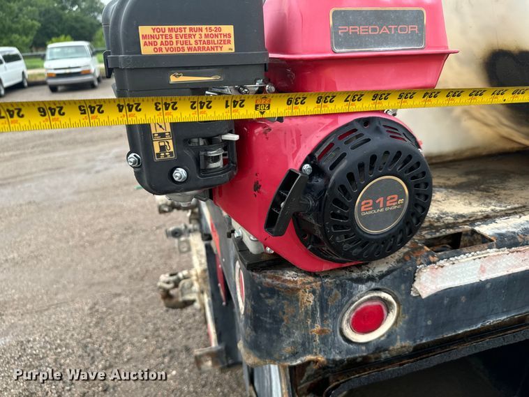 image for item MU9941 1992 White GMC WCA water truck