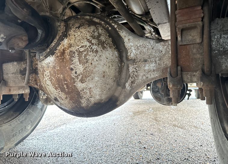 image for item MU9941 1992 White GMC WCA water truck