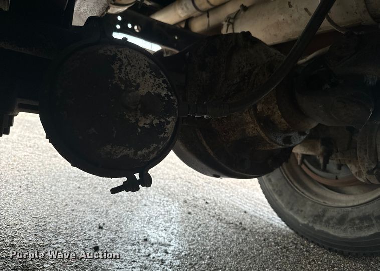 image for item MU9941 1992 White GMC WCA water truck