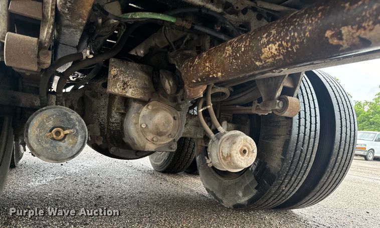 image for item MU9941 1992 White GMC WCA water truck