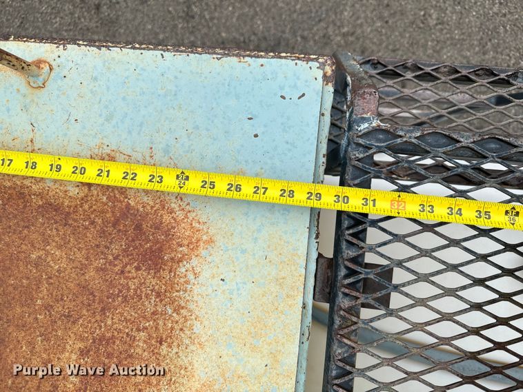 image for item MU9941 1992 White GMC WCA water truck