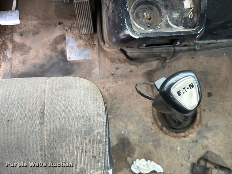 image for item MU9941 1992 White GMC WCA water truck