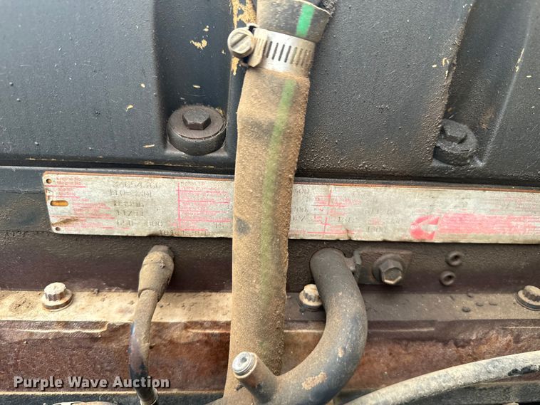 image for item MU9941 1992 White GMC WCA water truck