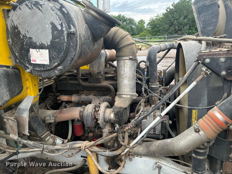 image for item MU9941 1992 White GMC WCA water truck