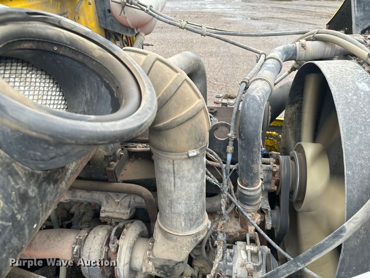 image for item MU9941 1992 White GMC WCA water truck