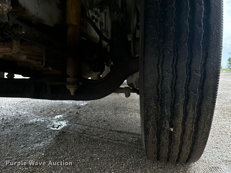 image for item MU9941 1992 White GMC WCA water truck