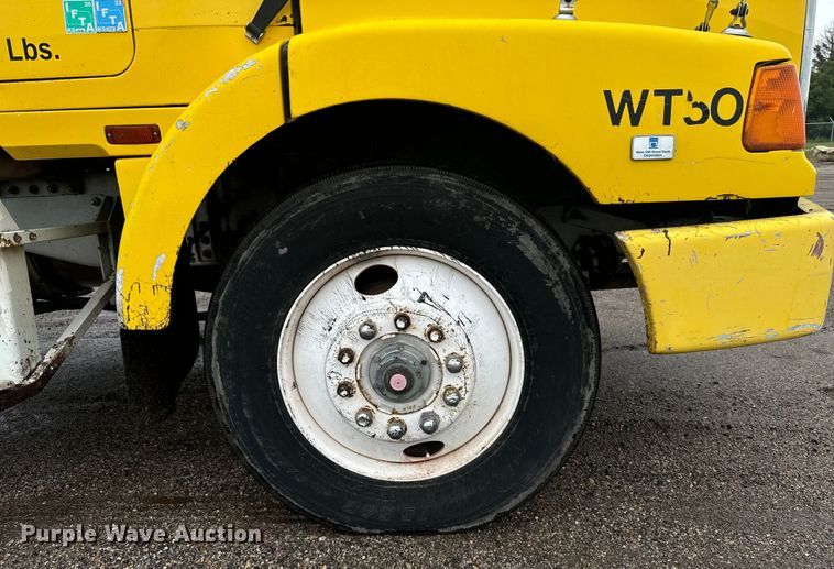 image for item MU9941 1992 White GMC WCA water truck