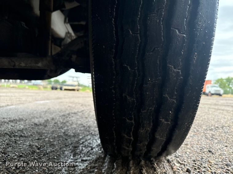 image for item MU9941 1992 White GMC WCA water truck