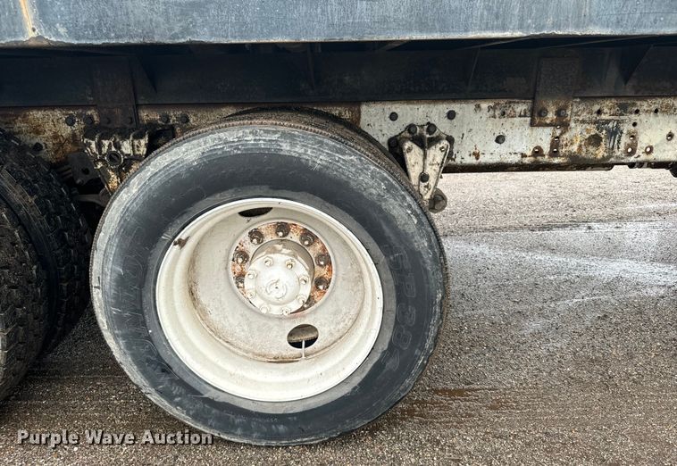 image for item MU9941 1992 White GMC WCA water truck