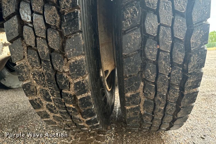 image for item MU9941 1992 White GMC WCA water truck