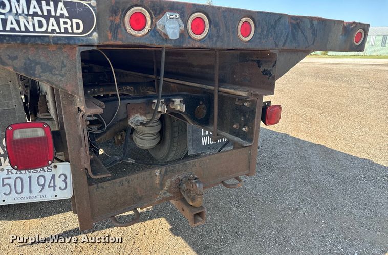 image for item MU9957 1995 International 4700 flatbed truck