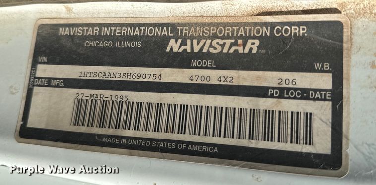 image for item MU9957 1995 International 4700 flatbed truck