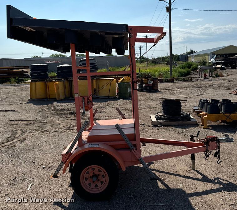 image for item MU9958 Allmand Bros 96SE253LS message board trailer