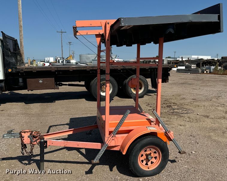 image for item MU9958 Allmand Bros 96SE253LS message board trailer