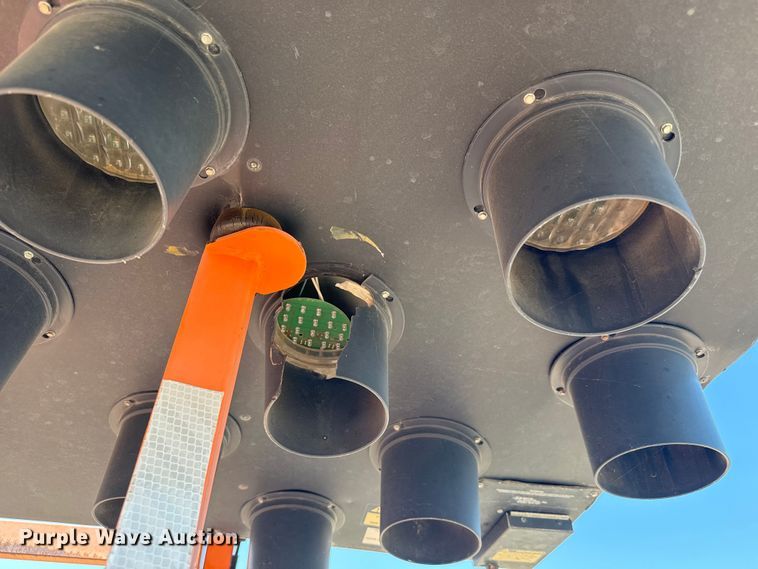 image for item MU9958 Allmand Bros 96SE253LS message board trailer