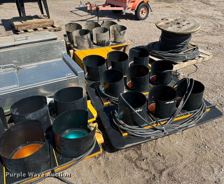 image for item MU9960 Traffic signal components