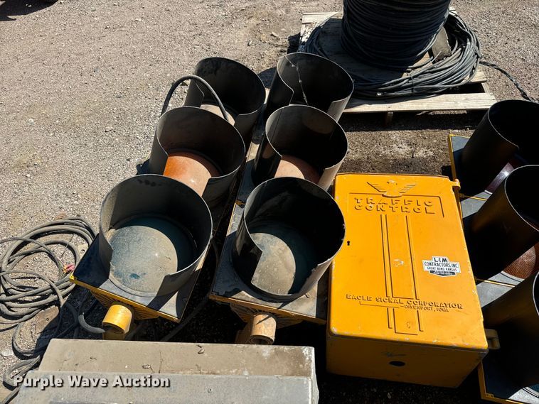 image for item MU9960 Traffic signal components