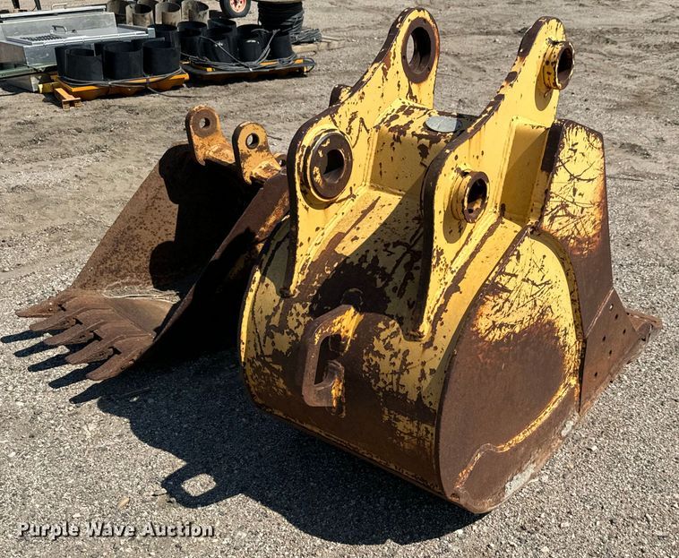 image for item MU9961 (2) buckets