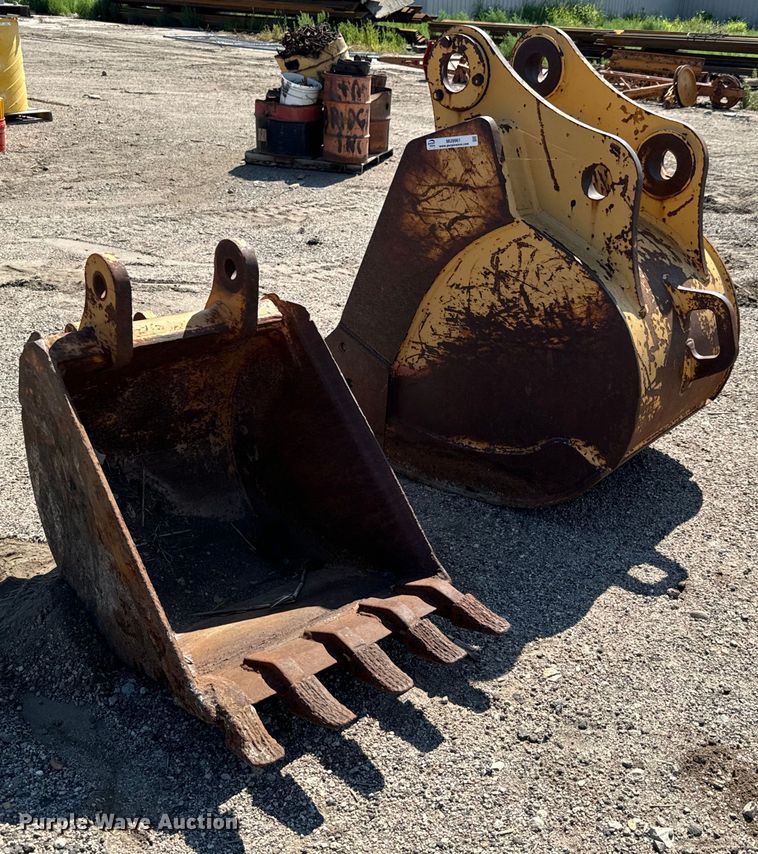 image for item MU9961 (2) buckets