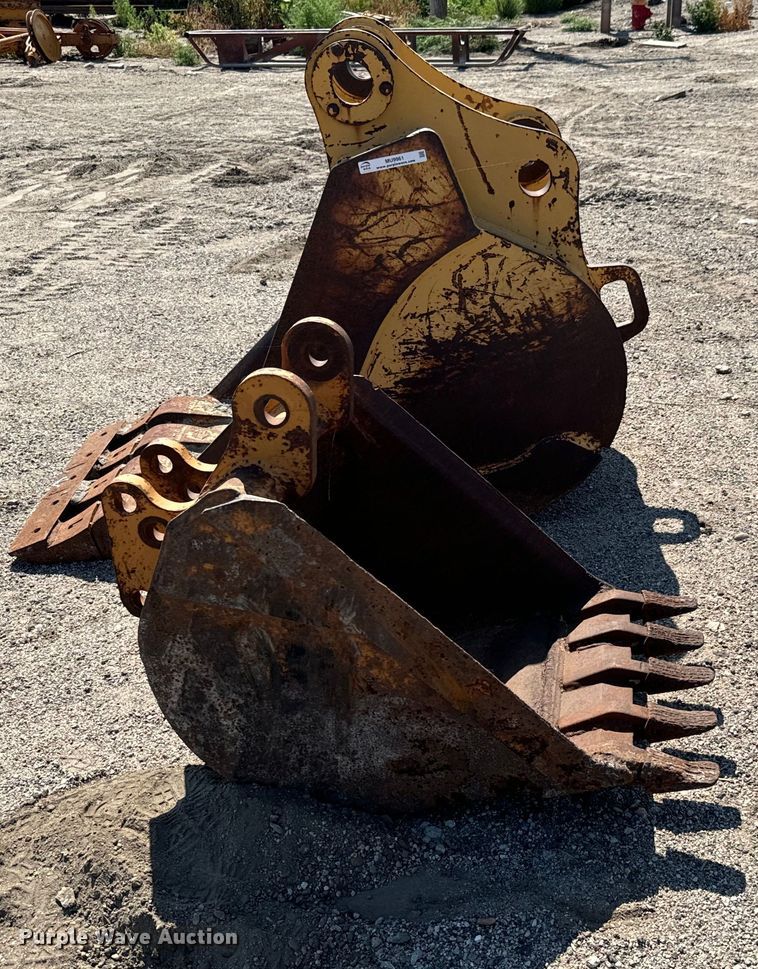 image for item MU9961 (2) buckets