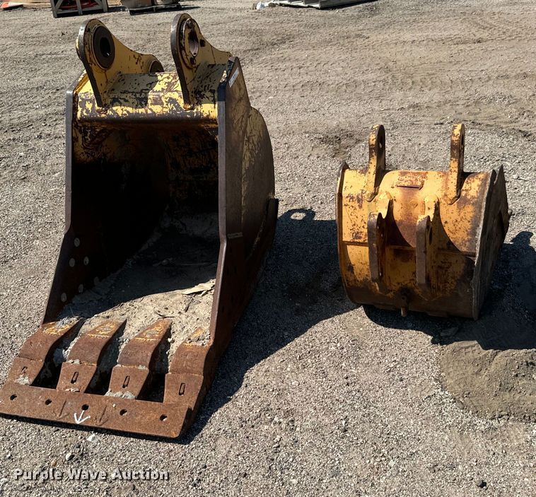 image for item MU9961 (2) buckets