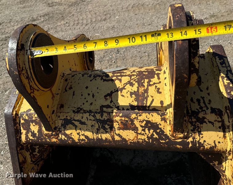 image for item MU9961 (2) buckets