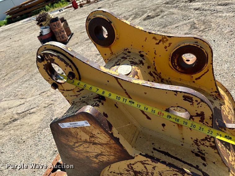 image for item MU9961 (2) buckets