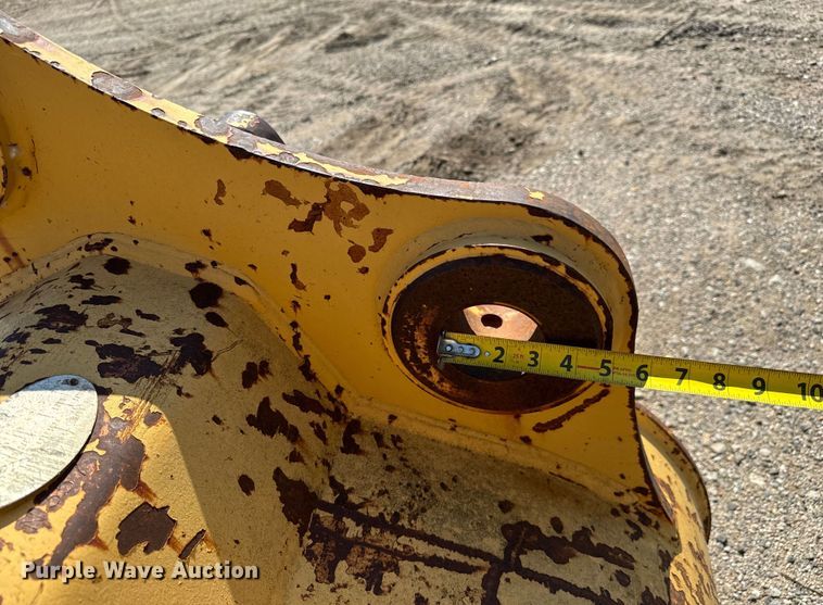 image for item MU9961 (2) buckets