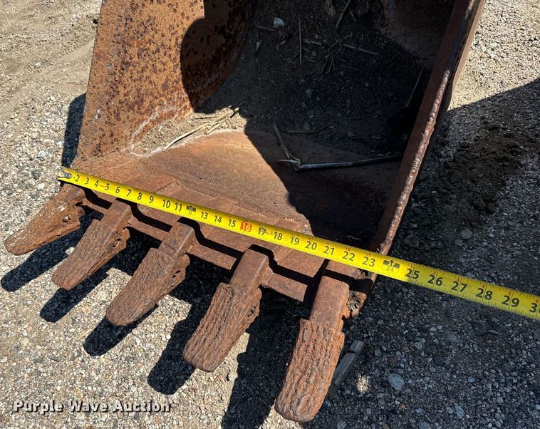 image for item MU9961 (2) buckets