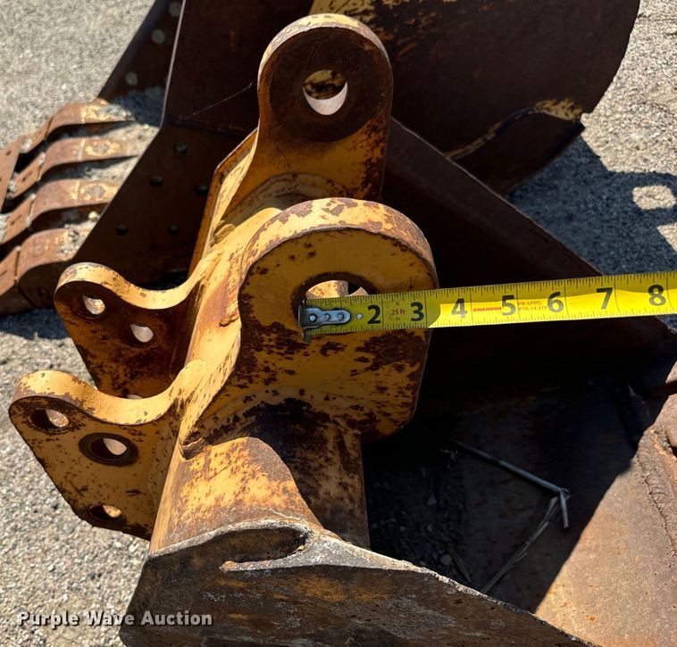 image for item MU9961 (2) buckets