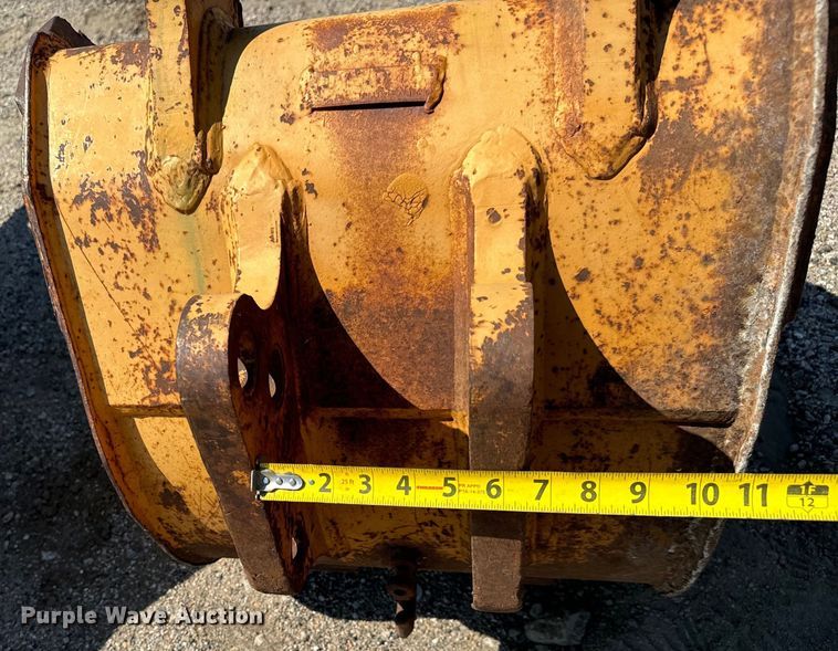 image for item MU9961 (2) buckets