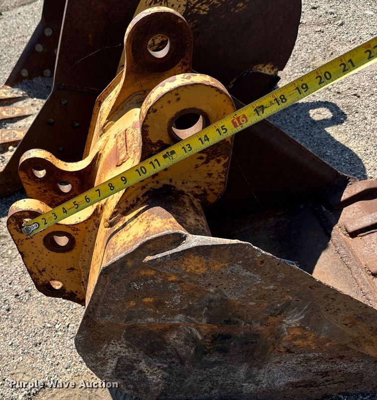 image for item MU9961 (2) buckets