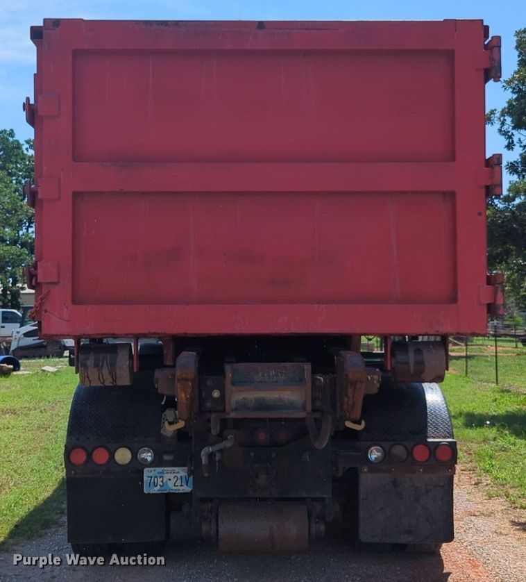 image for item NG9976 2005 Mack  CV713 Granite  roll-off container truck