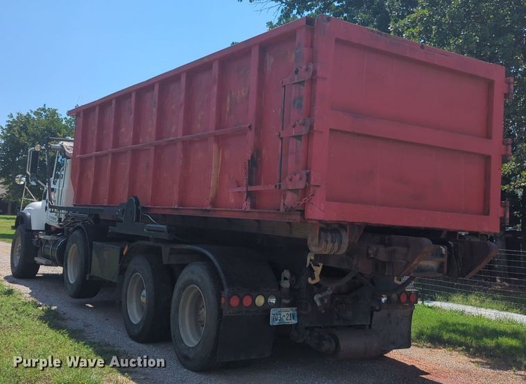 image for item NG9976 2005 Mack  CV713 Granite  roll-off container truck
