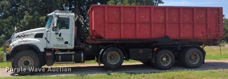 image for item NG9976 2005 Mack  CV713 Granite  roll-off container truck