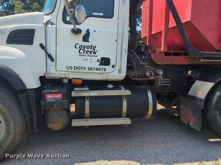 image for item NG9976 2005 Mack  CV713 Granite  roll-off container truck