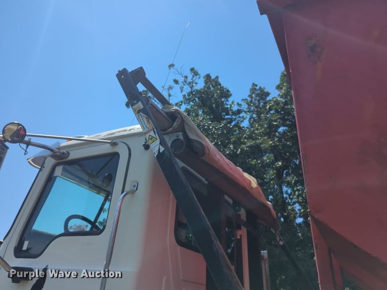 image for item NG9976 2005 Mack  CV713 Granite  roll-off container truck