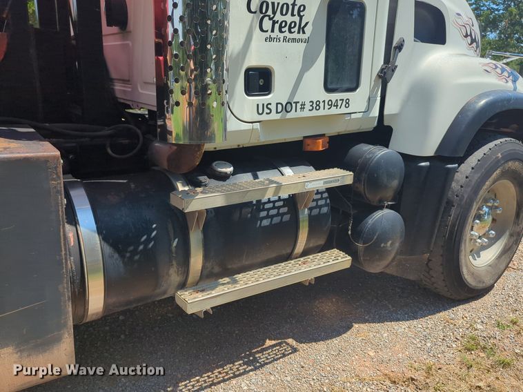 image for item NG9976 2005 Mack  CV713 Granite  roll-off container truck