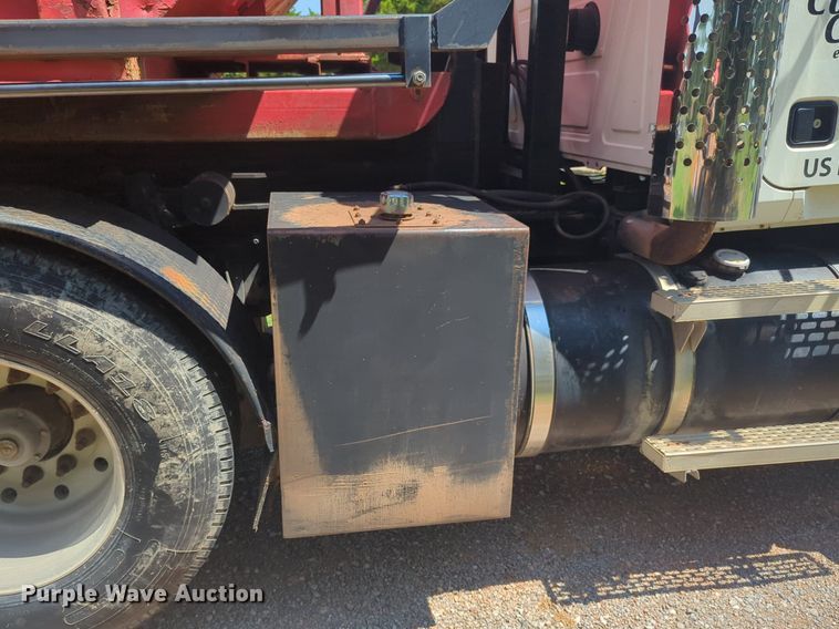 image for item NG9976 2005 Mack  CV713 Granite  roll-off container truck